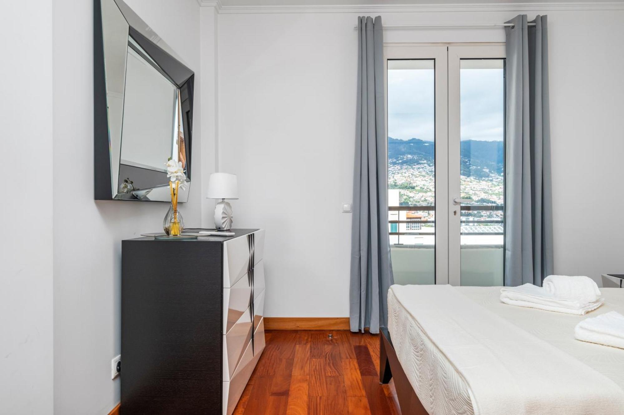 Sun Hills Panoramic Views Ferienhaus *